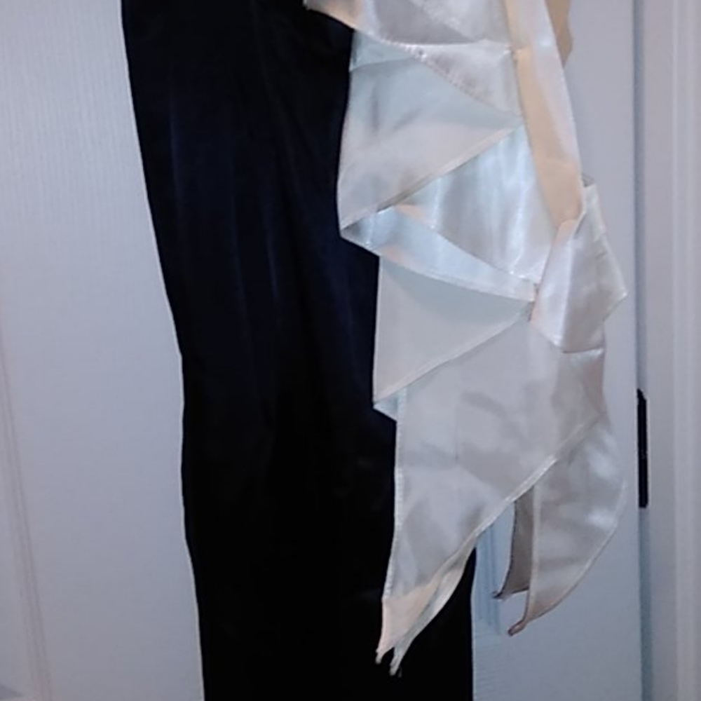 Event dress - Picture 4 of 4